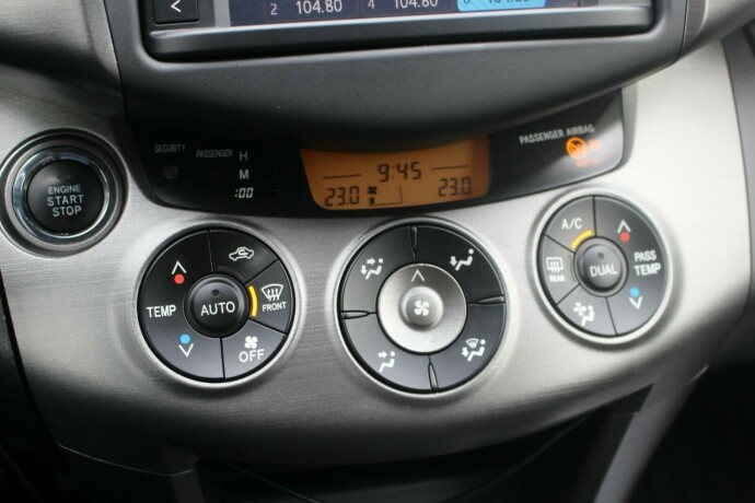 toyota-rav4-diesel-2012-big-13