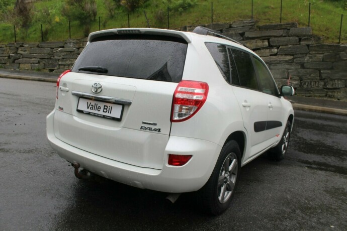 toyota-rav4-diesel-2012-big-3