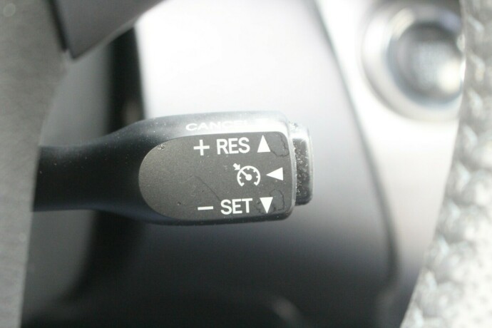 toyota-rav4-diesel-2012-big-9