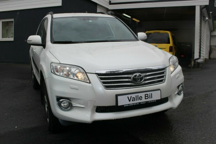 toyota-rav4-diesel-2012-big-0