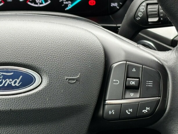 ford-focus-bensin-2019-big-33