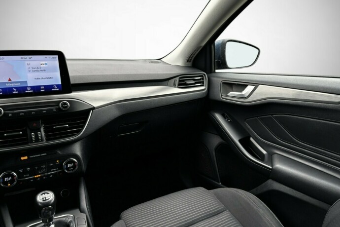 ford-focus-bensin-2019-big-28