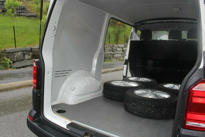 volkswagen-transporter-diesel-2019-big-6