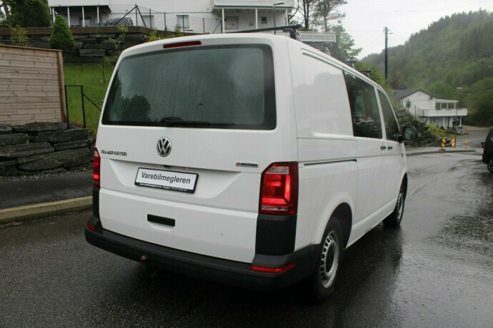 volkswagen-transporter-diesel-2019-big-3