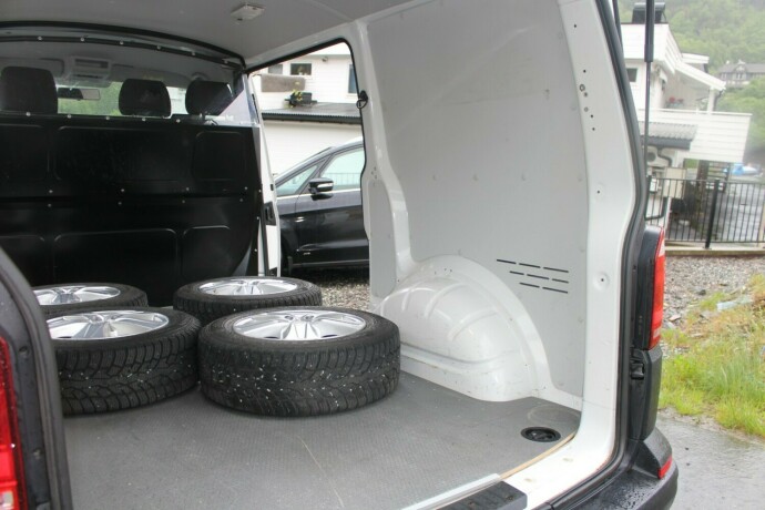 volkswagen-transporter-diesel-2019-big-7