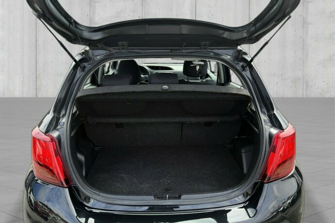toyota-yaris-elektrisitetbensin-2015-big-18