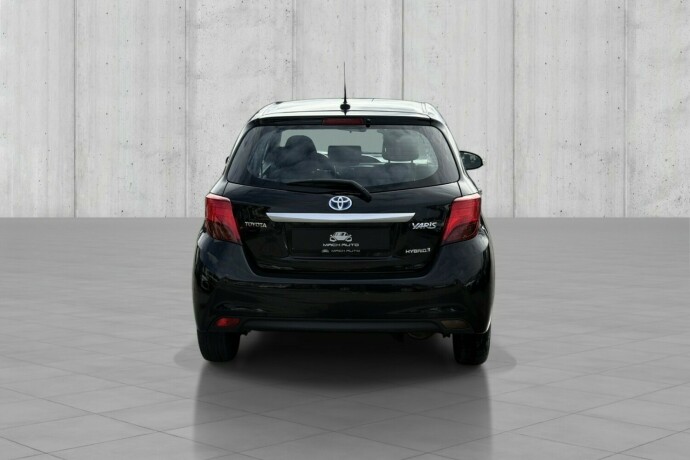 toyota-yaris-elektrisitetbensin-2015-big-4