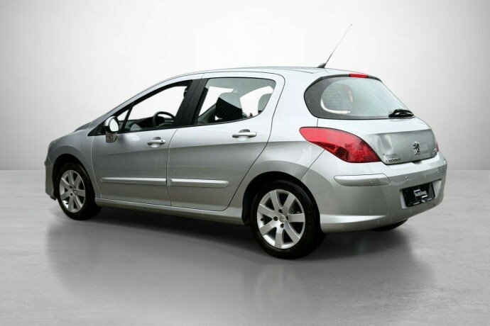 peugeot-308-diesel-2010-big-7