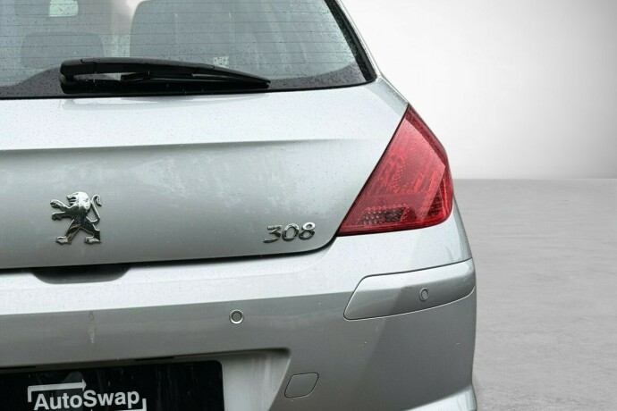 peugeot-308-diesel-2010-big-11