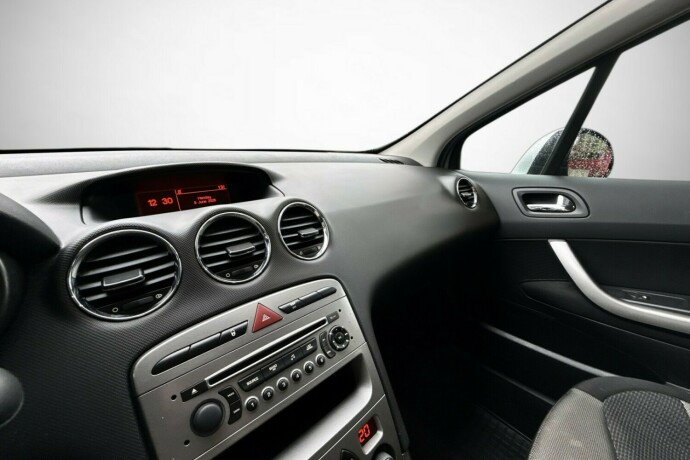 peugeot-308-diesel-2010-big-22