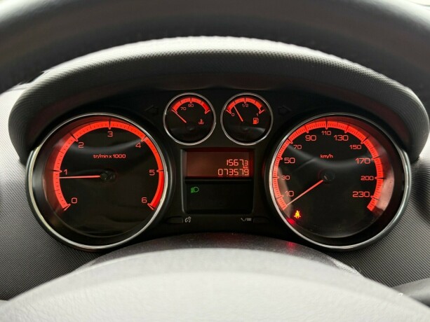 peugeot-308-diesel-2010-big-15