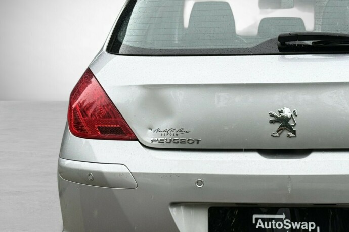 peugeot-308-diesel-2010-big-10