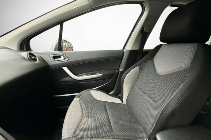 peugeot-308-diesel-2010-big-23