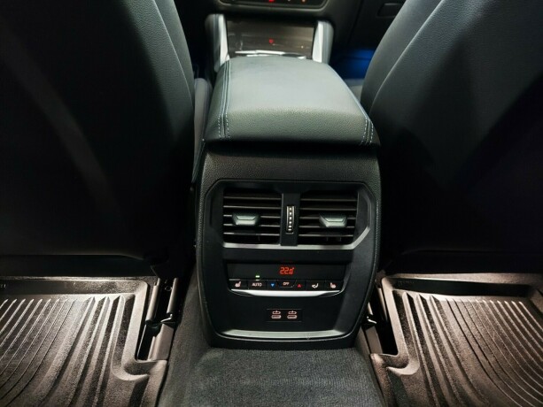 bmw-i4-elektrisitet-2024-big-35