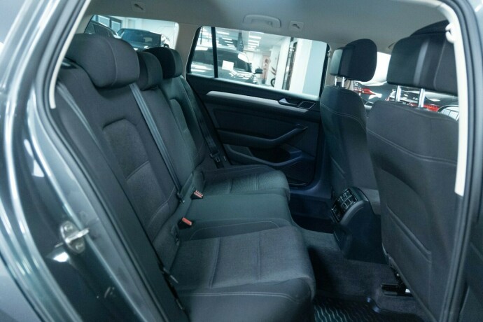 volkswagen-passat-bensin-2015-big-10