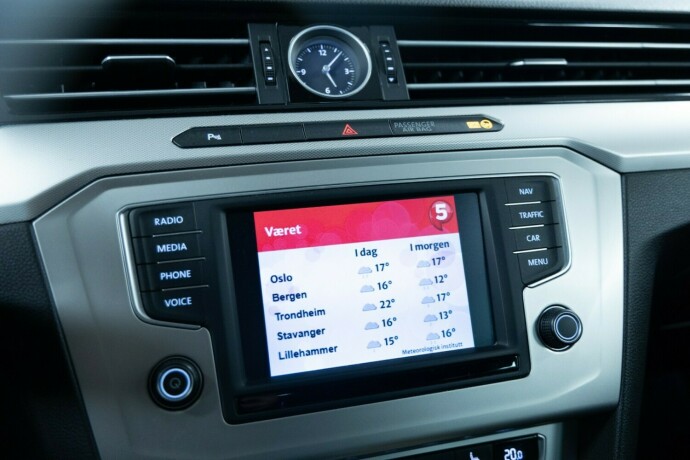 volkswagen-passat-bensin-2015-big-14