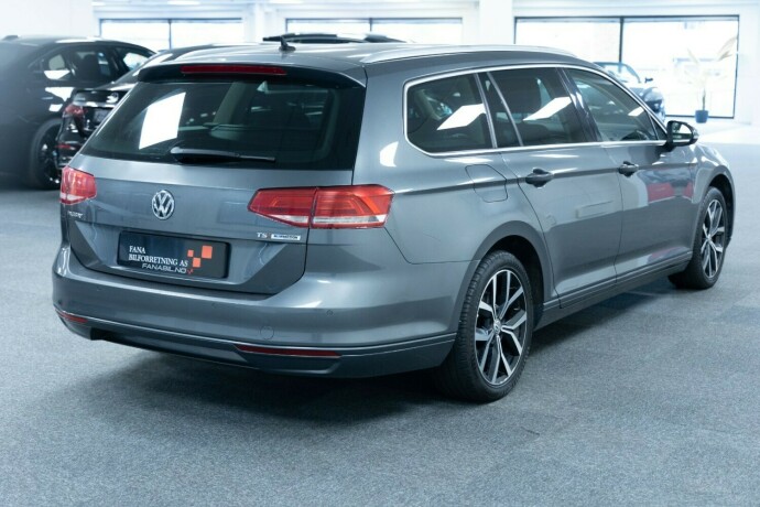 volkswagen-passat-bensin-2015-big-2