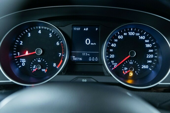 volkswagen-passat-bensin-2015-big-13