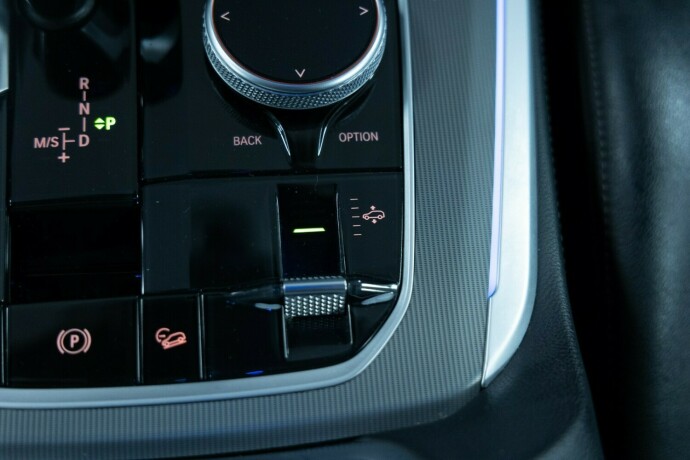 bmw-x5-plug-in-petrol-2021-big-25
