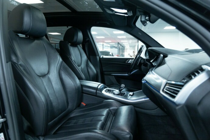 bmw-x5-plug-in-petrol-2021-big-11