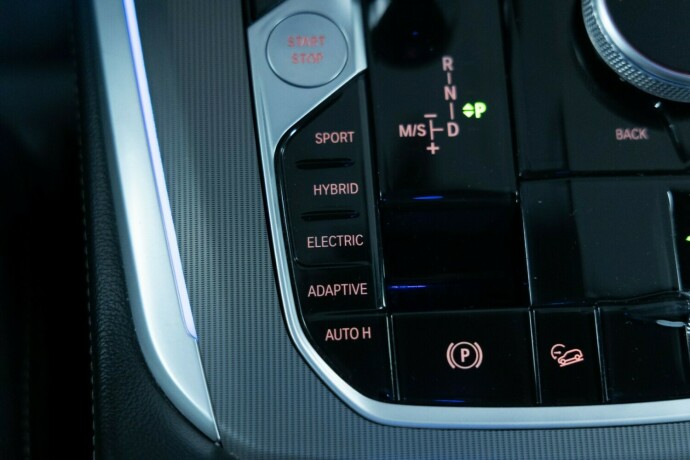 bmw-x5-plug-in-petrol-2021-big-24