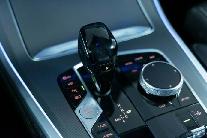 bmw-x5-plug-in-petrol-2021-big-23
