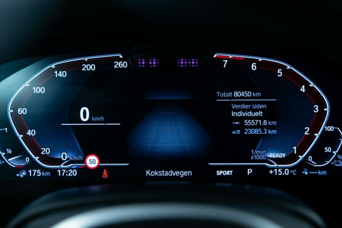 bmw-x5-plug-in-petrol-2021-big-15