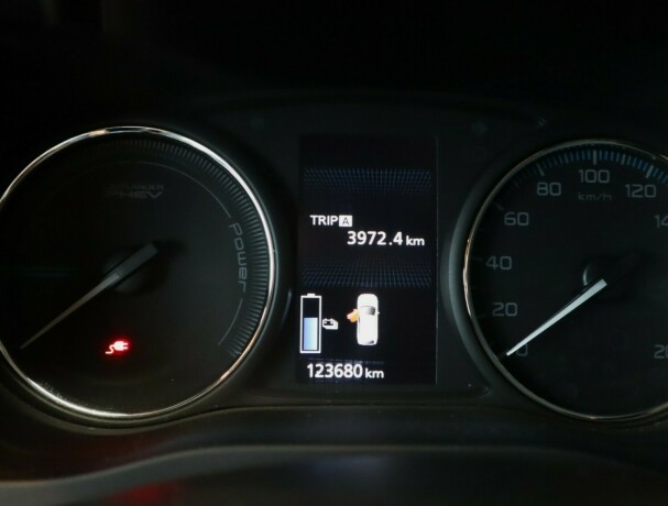 mitsubishi-outlander-elektrisitetbensin-2017-big-28