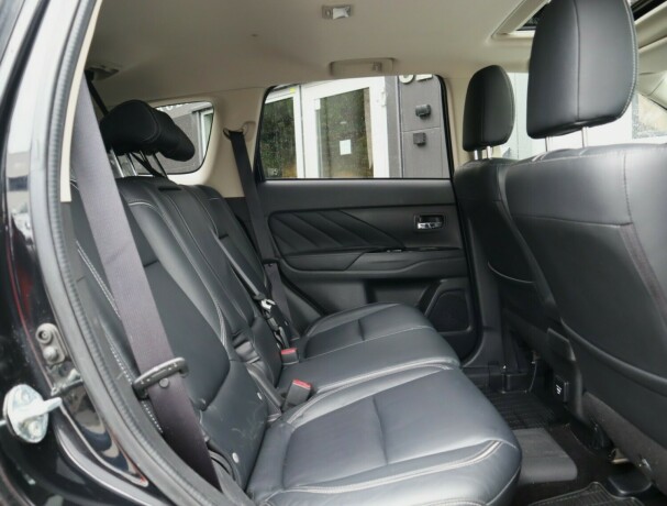 mitsubishi-outlander-elektrisitetbensin-2017-big-12