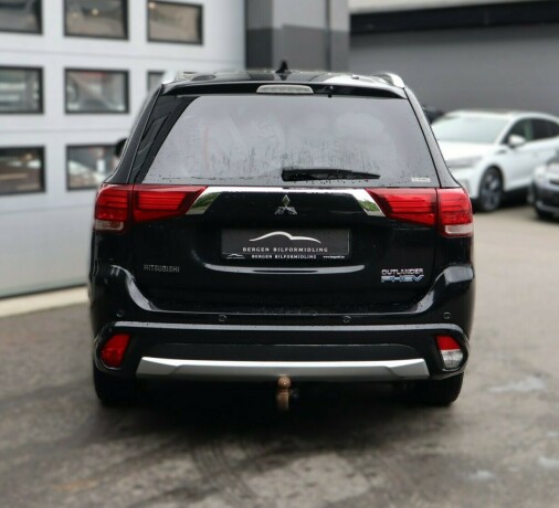 mitsubishi-outlander-elektrisitetbensin-2017-big-5