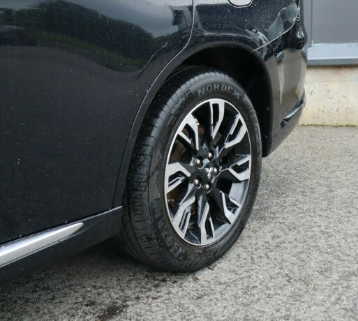 mitsubishi-outlander-elektrisitetbensin-2017-big-24