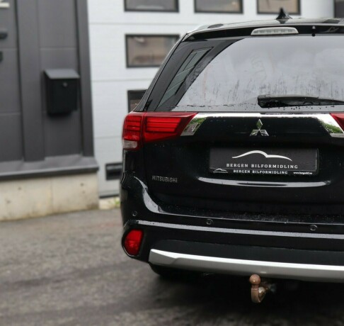 mitsubishi-outlander-elektrisitetbensin-2017-big-6