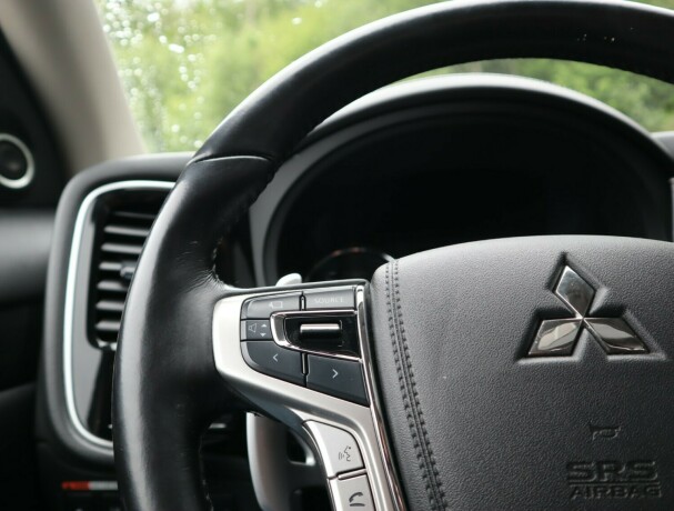mitsubishi-outlander-elektrisitetbensin-2017-big-14