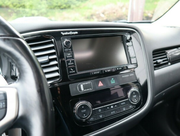 mitsubishi-outlander-elektrisitetbensin-2017-big-19