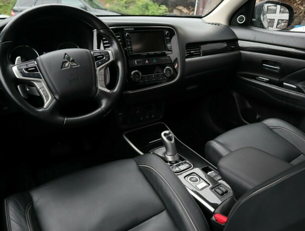 mitsubishi-outlander-elektrisitetbensin-2017-big-7
