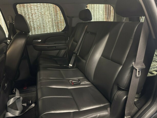 gmc-yukon-bensin-2007-big-38