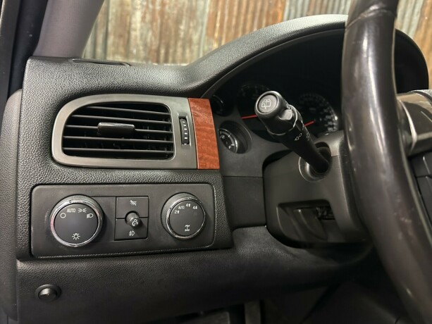gmc-yukon-bensin-2007-big-25