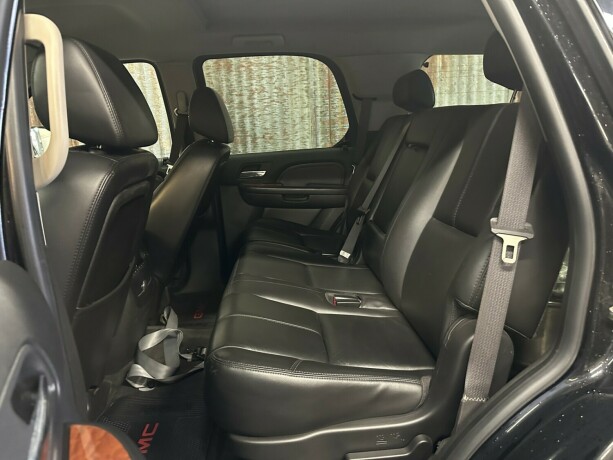 gmc-yukon-bensin-2007-big-35