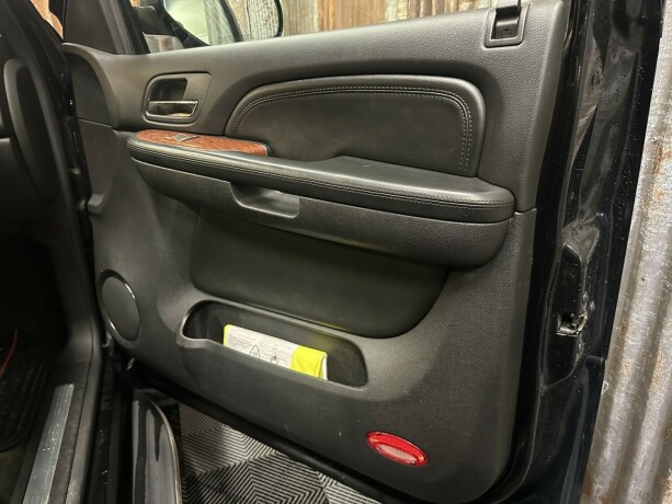 gmc-yukon-bensin-2007-big-30