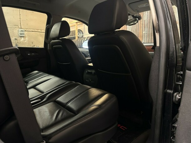 gmc-yukon-bensin-2007-big-32