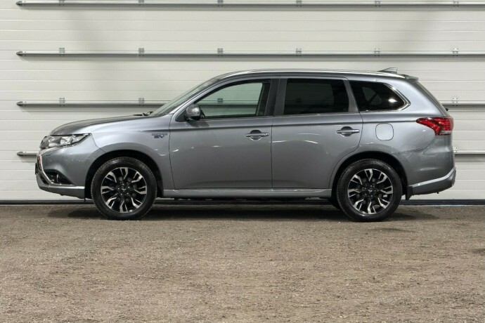 mitsubishi-outlander-elektrisitetbensin-2015-big-4