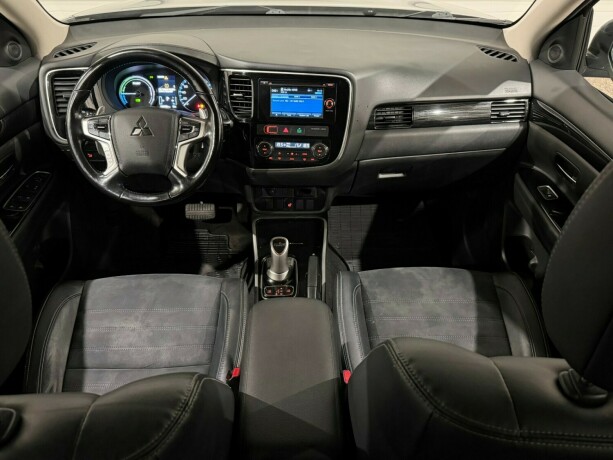 mitsubishi-outlander-elektrisitetbensin-2015-big-13