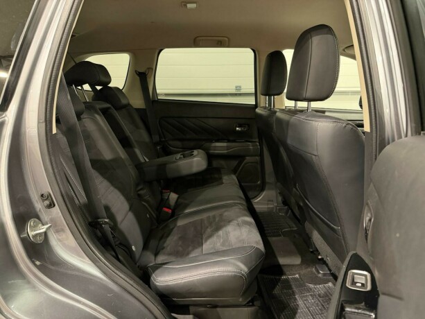 mitsubishi-outlander-elektrisitetbensin-2015-big-10