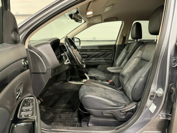mitsubishi-outlander-elektrisitetbensin-2015-big-7