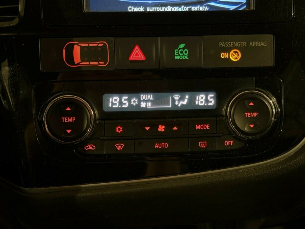 mitsubishi-outlander-elektrisitetbensin-2015-big-17