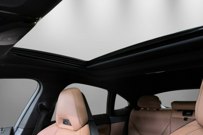 bmw-i4-elektrisitet-2024-big-27
