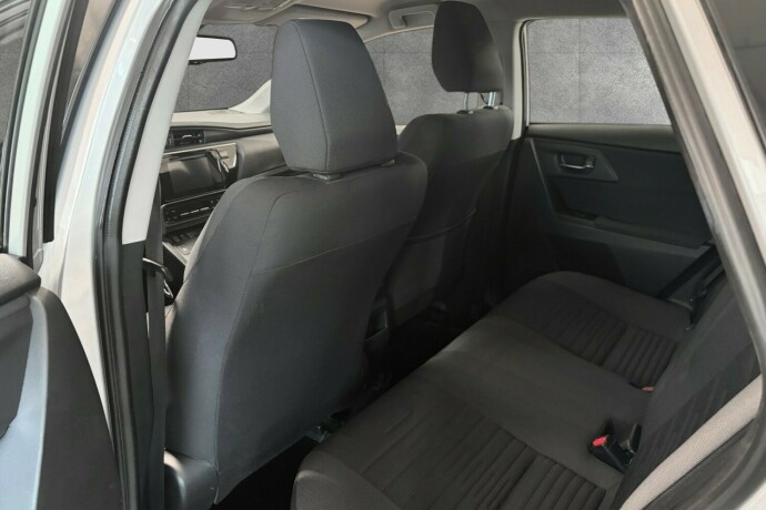 toyota-auris-elektrisitetbensin-2016-big-3