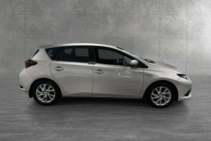 toyota-auris-elektrisitetbensin-2016-big-24