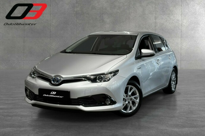 toyota-auris-elektrisitetbensin-2016-big-0