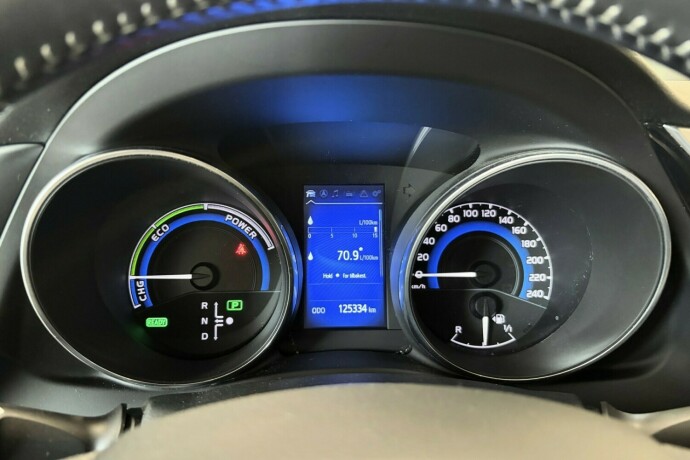 toyota-auris-elektrisitetbensin-2016-big-15